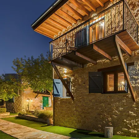 Oinoessa Traditional Boutique