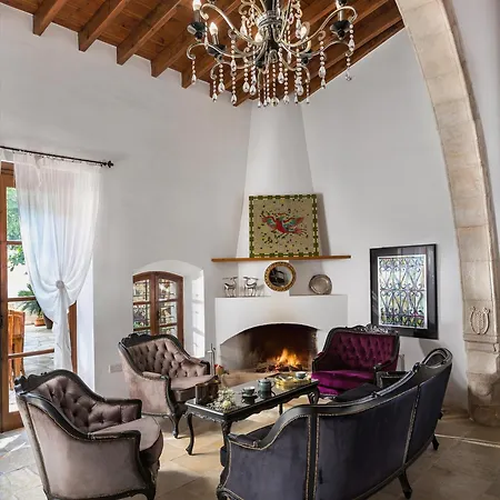 Oinoessa Traditional Boutique Lofou