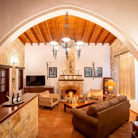 Oinoessa Traditional Boutique Lofou