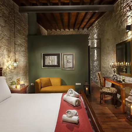 Oinoessa Traditional Boutique