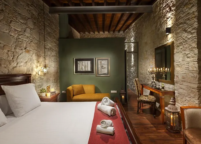 Oinoessa Traditional Boutique