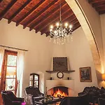 Oinoessa Traditional Boutique Landhaus Lofou