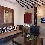 Oinoessa Traditional Boutique *