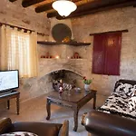 Oinoessa Traditional Boutique * Lofou