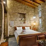 Oinoessa Traditional Boutique Lofou