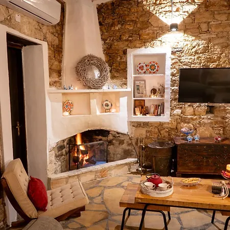Oinoessa Traditional Boutique Casă la țară