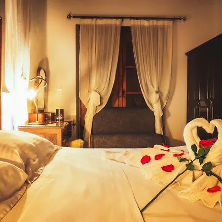 Oinoessa Traditional Boutique *