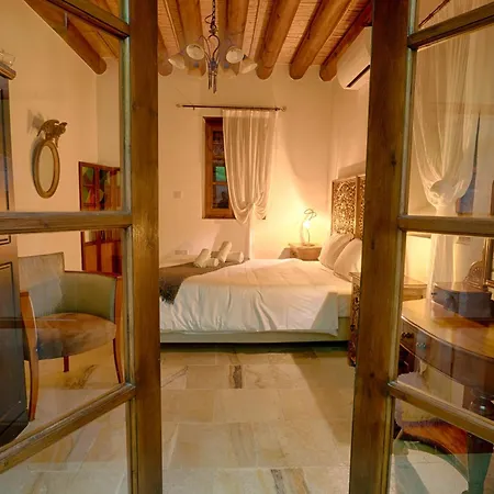 Oinoessa Traditional Boutique