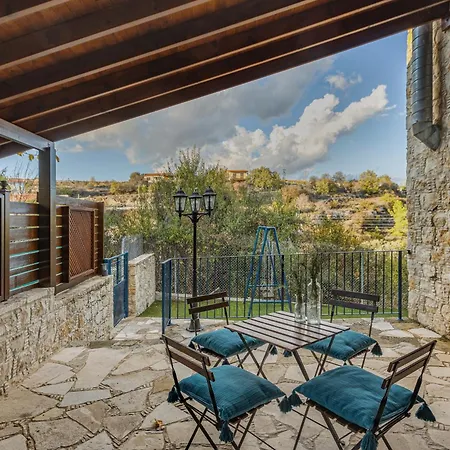 Oinoessa Traditional Boutique