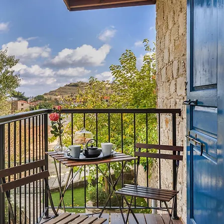 Oinoessa Traditional Boutique