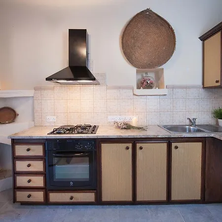 Oinoessa Traditional Boutique