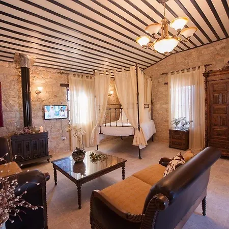 Kır Evi Oinoessa Traditional Boutique Lofou