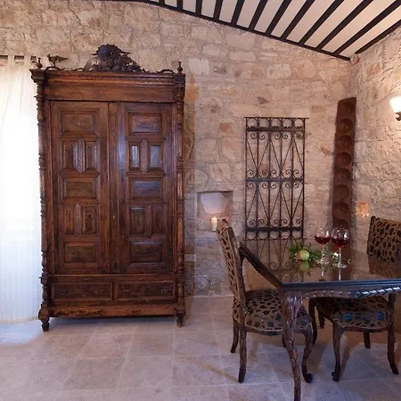 Oinoessa Traditional Boutique * Lofou