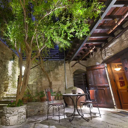 Oinoessa Traditional Boutique * Lofou