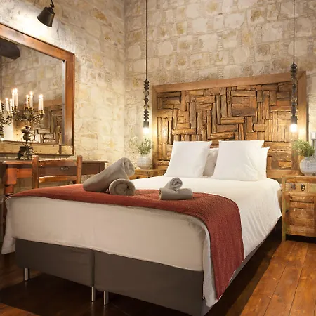 Oinoessa Traditional Boutique *