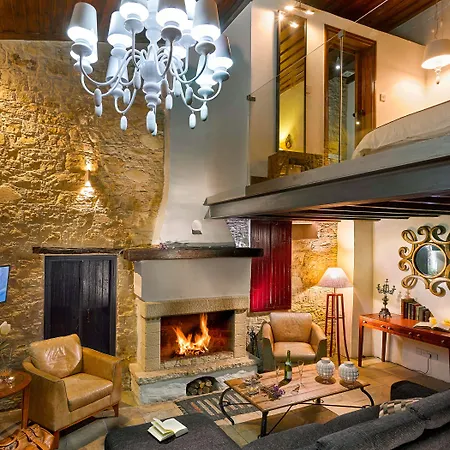 Oinoessa Traditional Boutique *