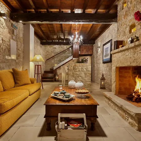 Oinoessa Traditional Boutique Casă la țară Lofou