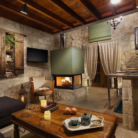 Oinoessa Traditional Boutique Casă la țară