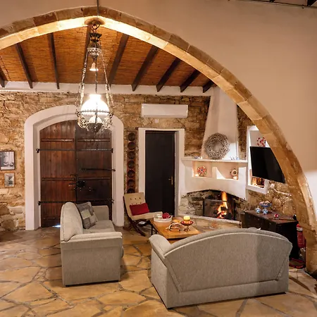 Oinoessa Traditional Boutique Casă la țară Lofou