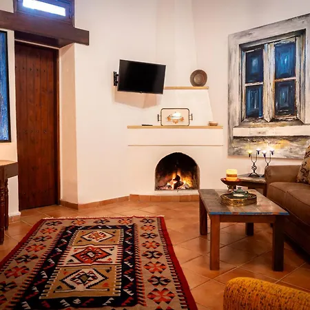 Oinoessa Traditional Boutique Kır Evi Lofou