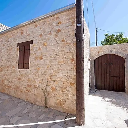 Oinoessa Traditional Boutique * Lofou