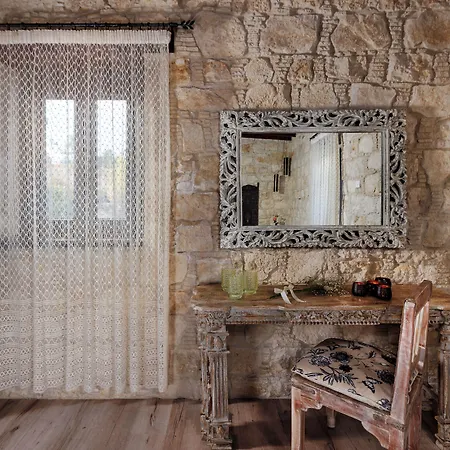Oinoessa Traditional Boutique Lofou