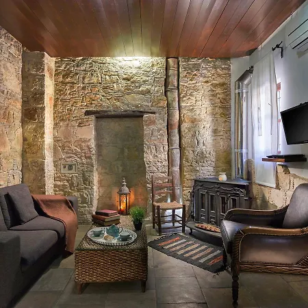 Oinoessa Traditional Boutique