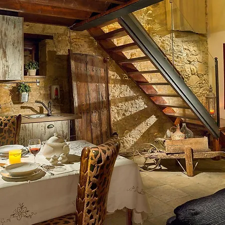 Casă la țară Oinoessa Traditional Boutique *