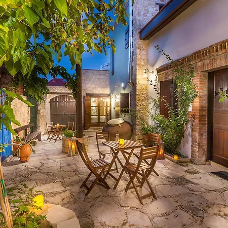 Oinoessa Traditional Boutique