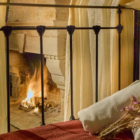 Oinoessa Traditional Boutique *