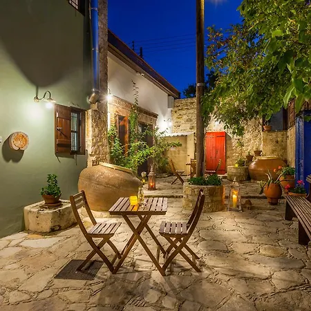 Oinoessa Traditional Boutique * Lofou