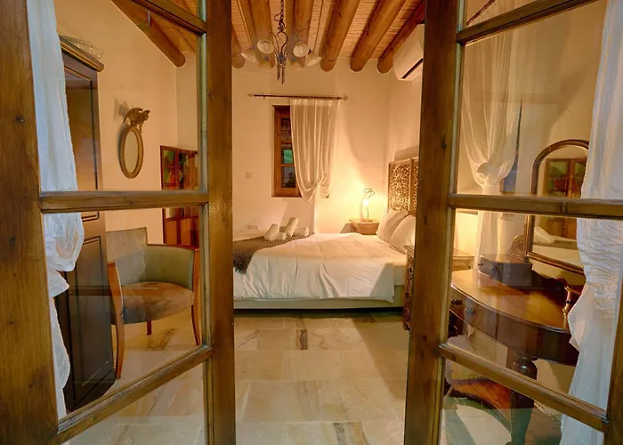 Oinoessa Traditional Boutique