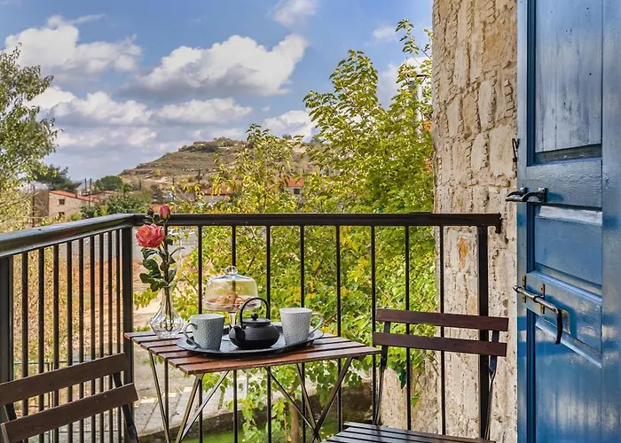 Oinoessa Traditional Boutique