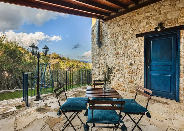 Gospodarstwo wiejskie Oinoessa Traditional Boutique Lofu