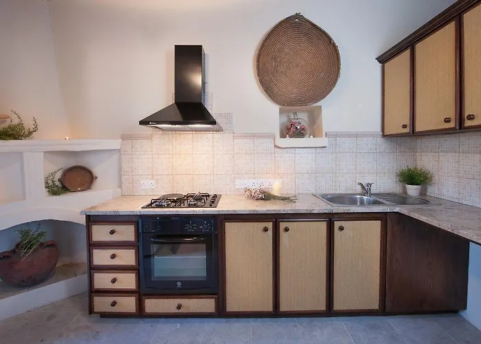 Oinoessa Traditional Boutique