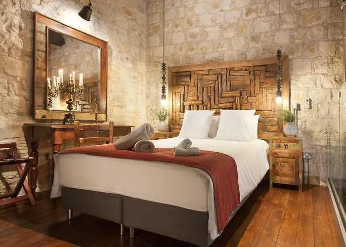 Oinoessa Traditional Boutique *