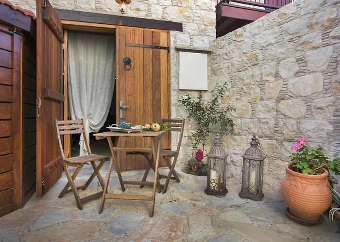 Oinoessa Traditional Boutique *